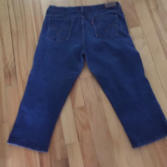 Levi capris size 12 - Picture 2 of 3